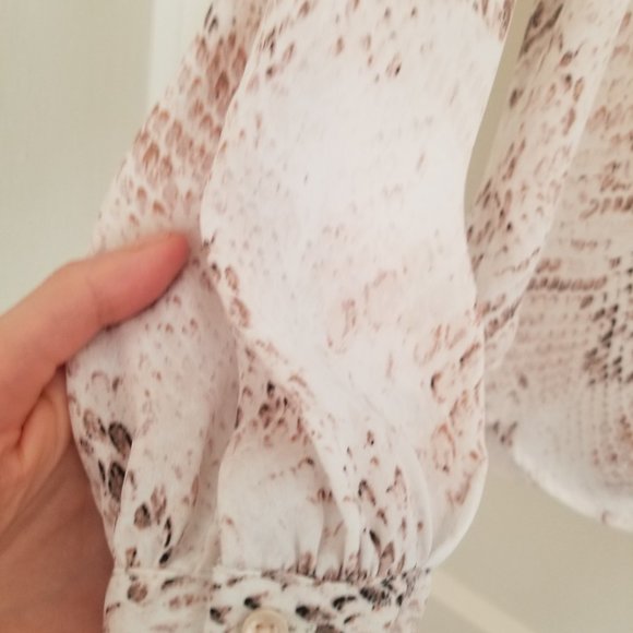 Cynthia Rowley Women's size Small Long-sleeved Snakeskin Blouse - Picture 6 of 8